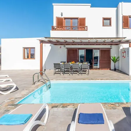 Bellisima Villa Playa Blanca