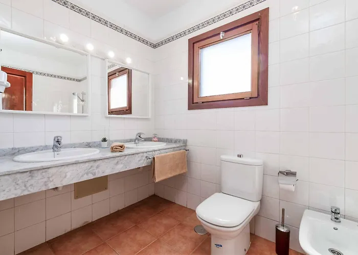 Bellisima Playa Blanca (Lanzarote)